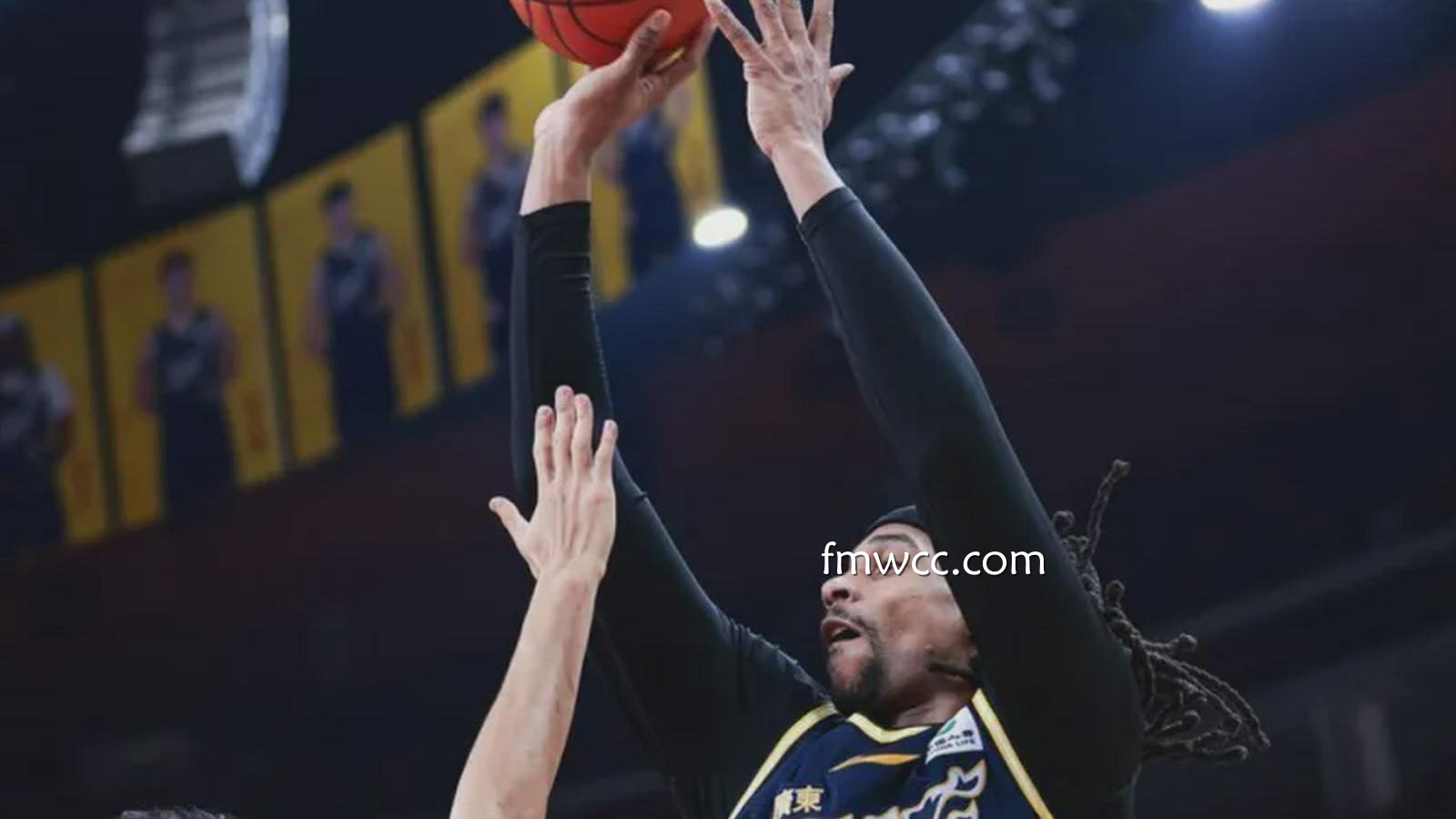 万博体育特别点评：广东外援萨林杰惨败夜7中2 本赛季战强敌他全部低迷